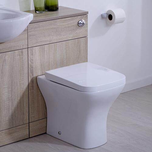 Toilet met ombouw