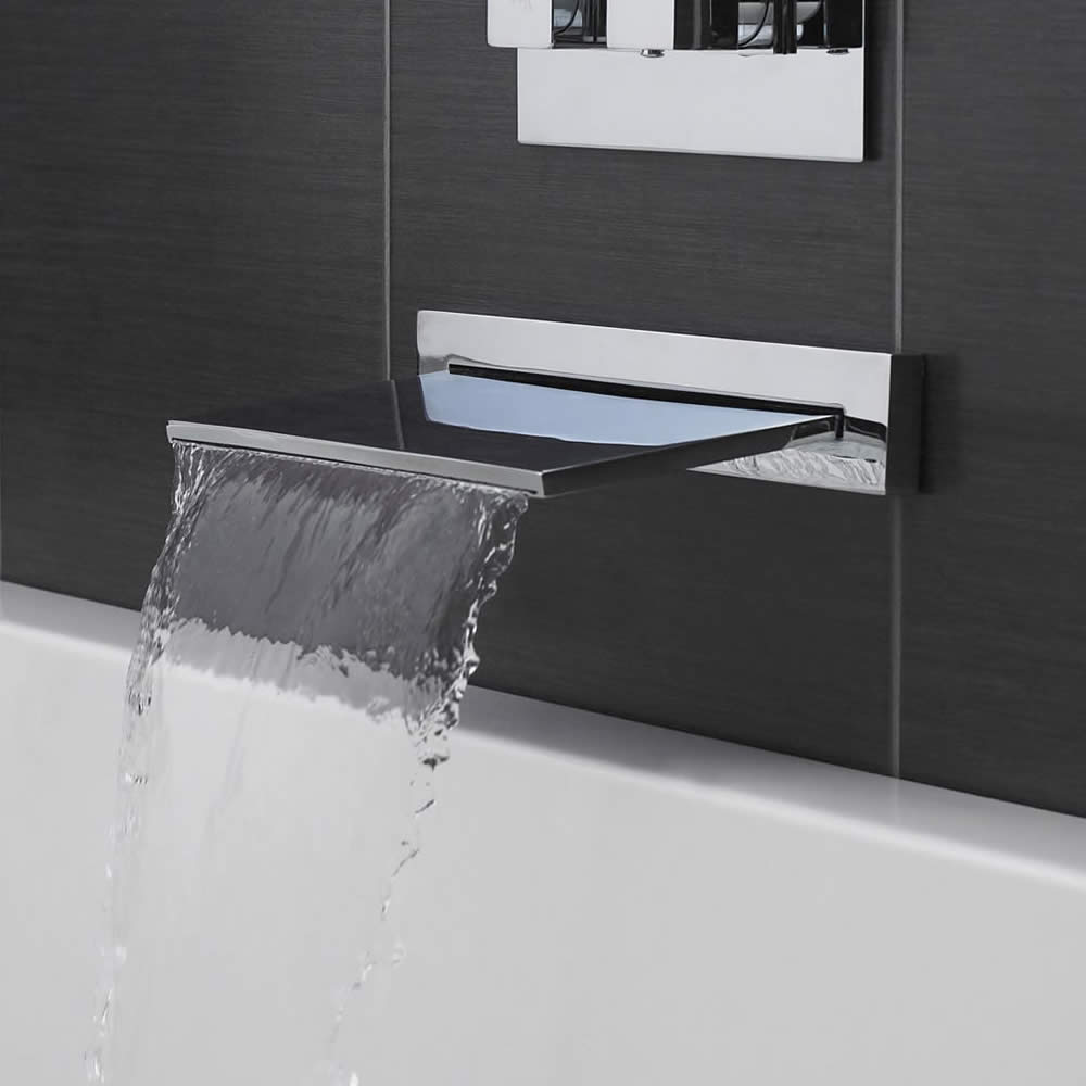 MINIMALIST Waterval Baduitloop OF Douchekop
