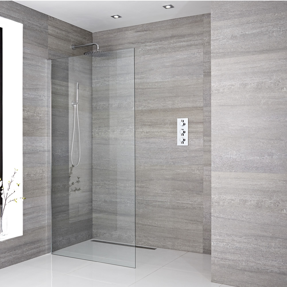 Muur bevestigend inloop douche met bevestings paal en chromen afvoer