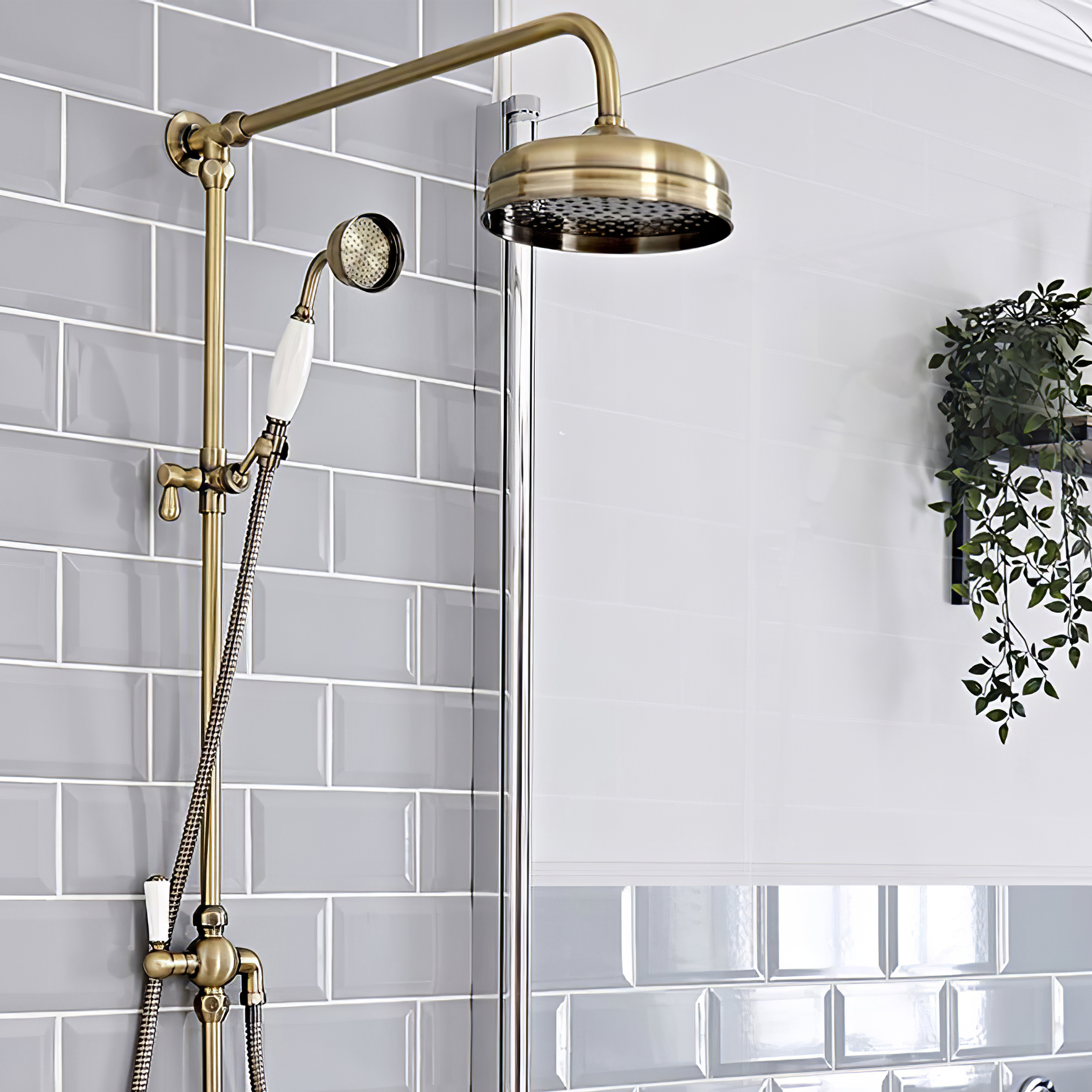 Douchekolom Klassiek Douchekop d.19cm Handdouche Baduitloop Geborsteld Goud | Elizabeth