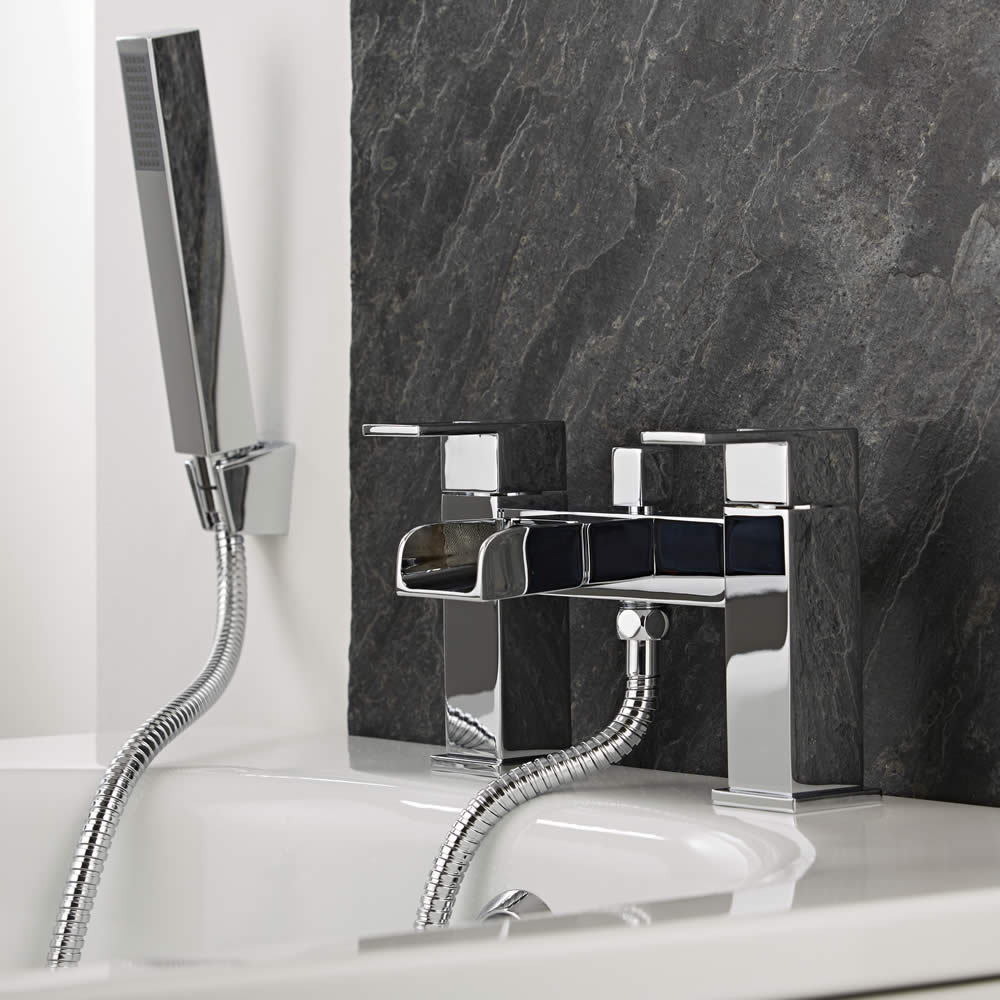 Parade Moderne Badmengkraan met Watervaluitloop, Handdouche en Handdouchehouder
