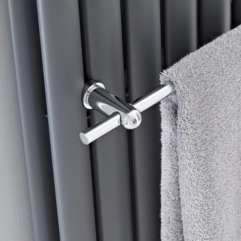 Stijlvolle Oplossing Voor Een Opgeruimde Badkamer: Radiator Met Handdoekrek