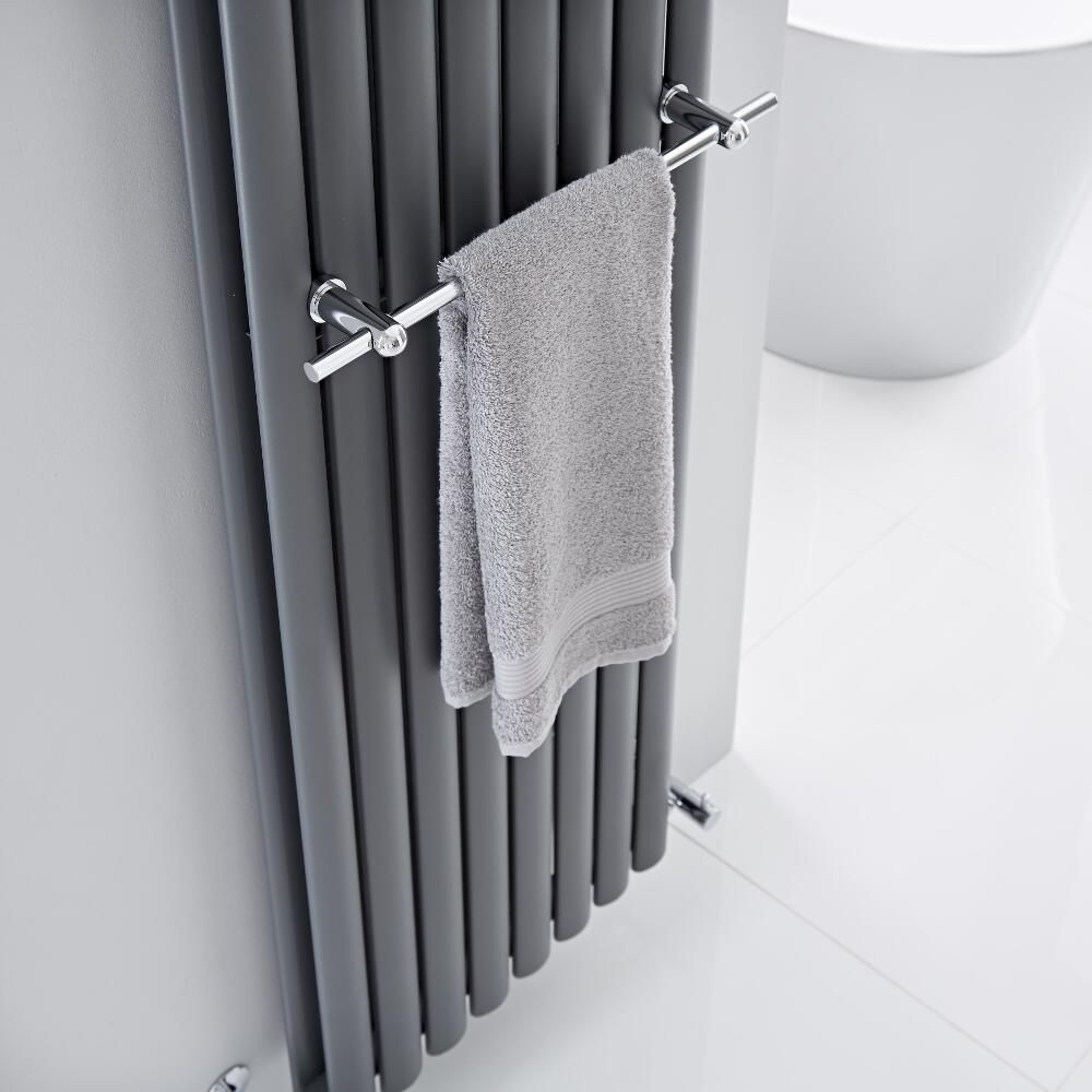 Stijlvolle Oplossing Voor Een Opgeruimde Badkamer: Radiator Met Handdoekrek