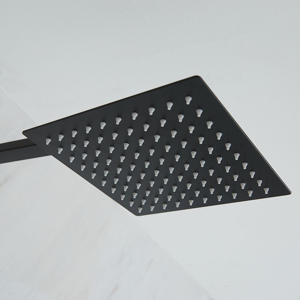 thermostatische-douchekraan-modern-met-vierkante-douchekop-en