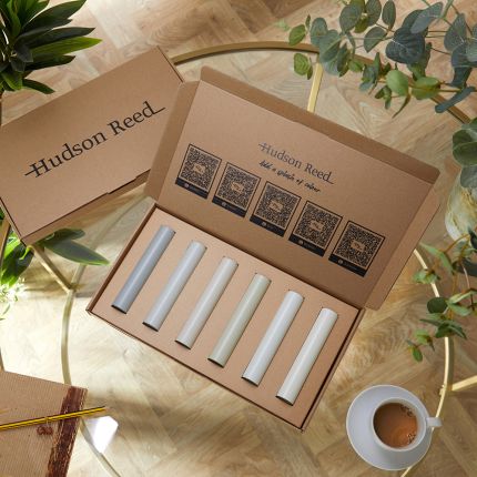 Doosje Kleurstalen van Gekleurde Radiatoren bij Hudson Reed - Een Selectie van Neutrale Kleuren