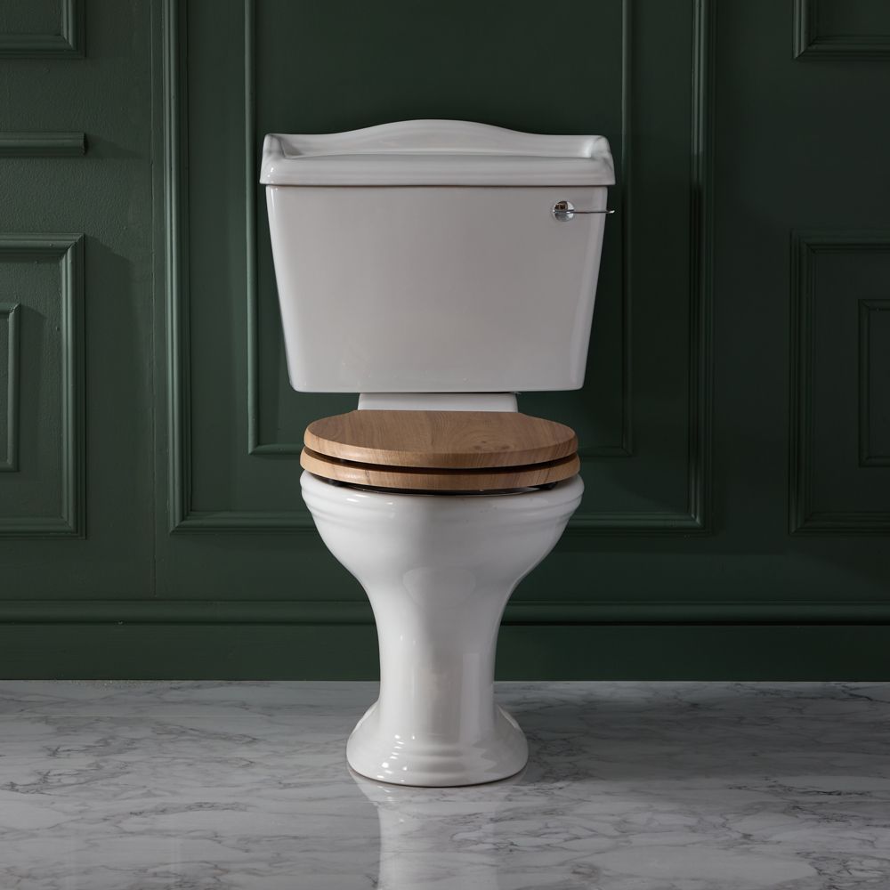 Duoblok Toilet Keramisch Klassiek Wit met Stortbak en Warm Eiken WC-Bril | Ryther