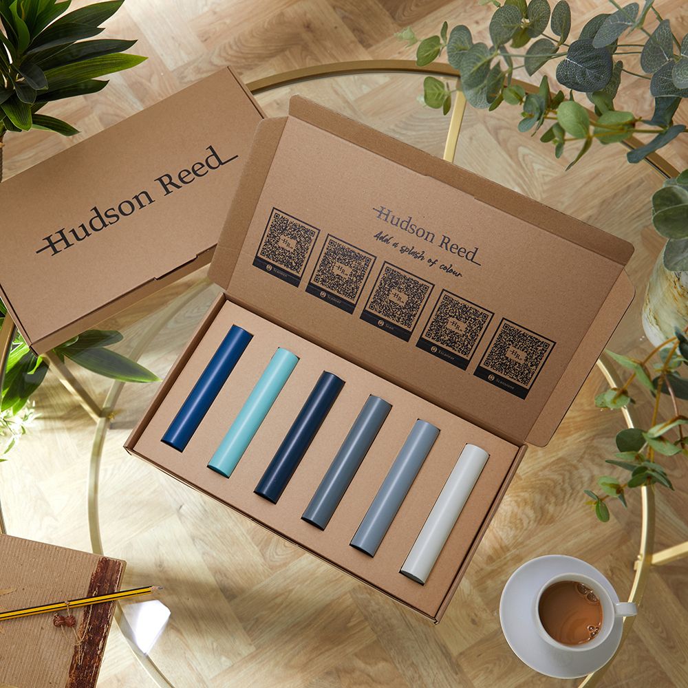 Doosje Kleurstalen van Gekleurde Radiatoren bij Hudson Reed - Een Selectie van Blauwe Kleuren