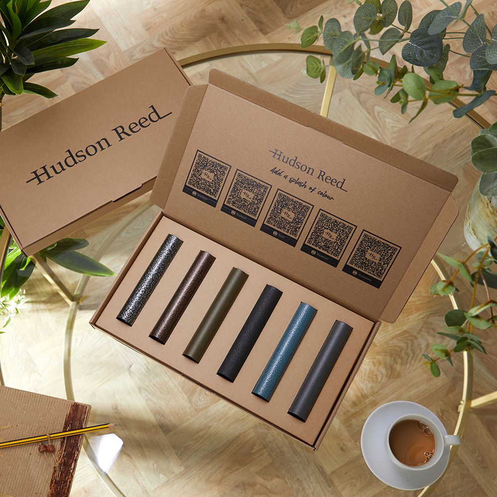 Doosje Kleurstalen van Gekleurde Radiatoren bij Hudson Reed - Een Selectie van Getextureerde Afwerkingen