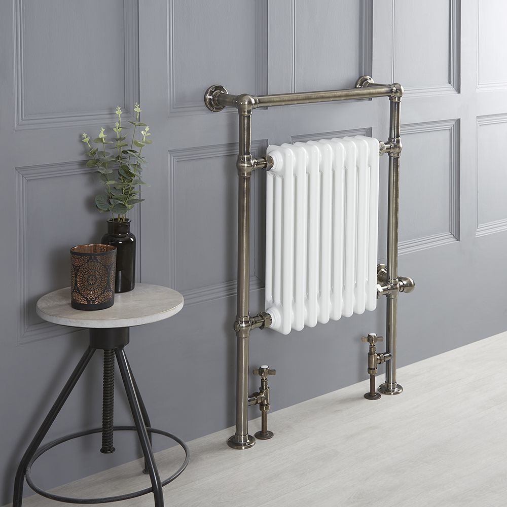 Handdoekradiator Dual Fuel / Hybride Klassiek 62cm x 93cm - Donker Geborsteld Messing | Keuze Wifi-Thermostaat en Kabelafdekking | Elizabeth