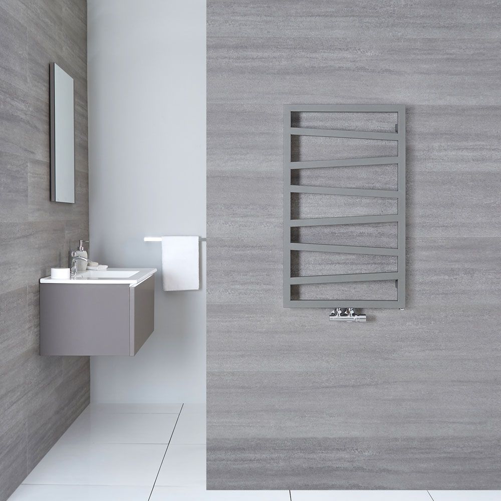 Handdoekradiator Verticaal 83,5cm x 50cm Middenonderaansluiting - Zilver | Torun