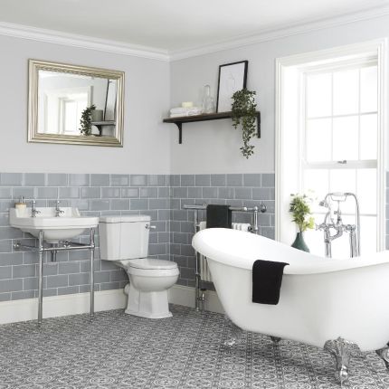 Badkamerset Klassiek - Vrijstaand Bad, Duoblok Toilet en Wastafel 56cm met Frame | Keuze uit 1, 2 of 3 Kraangaten | Richmond