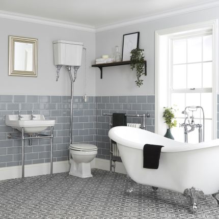 Badkamerset Klassiek - Vrijstaand Bad, Hooghang Toilet en Wastafel 56cm met Frame | Keuze uit 1, 2 of 3 Kraangaten | Richmond