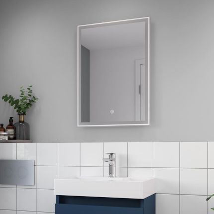 Spiegel 50cm x 70cm met Spiegelverwarrming en LED Verlichting 26W