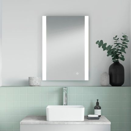 Spiegel 50cm x 70cm met Spiegelverwarming en LED Omgevingslicht 21W