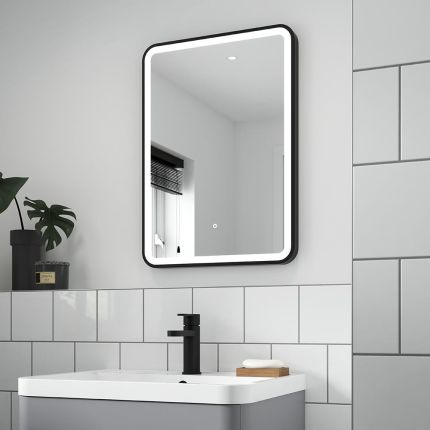 Spiegel met Zwarte Lijst 50cm x 70cm - Spiegelverwarming en LED Omgevingslicht 25W