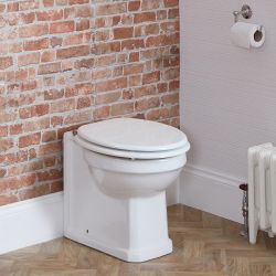 Staand Toilet op Comforthoogte Klassiek met Witte Toiletzitting | Keuze Afwerking Scharnieren | Richmond