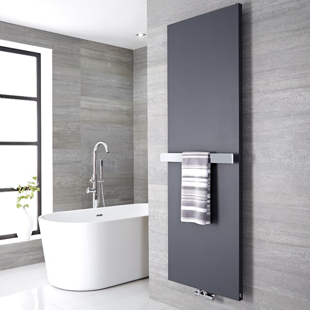 Rubi Plaatradiator Verticaal Staal Antraciet 180cm x 60 cm 1404 Watt & Handdoekrek Staal 6cm x 62cm x 12.5cm
