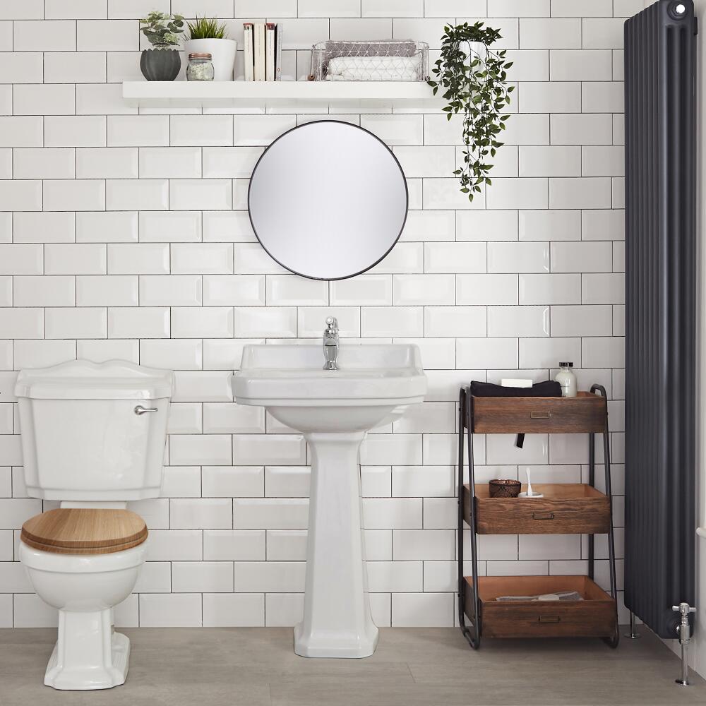 Klassiek Toilet met Reservoir en Walnoot Houten Toiletzitting - Keramisch