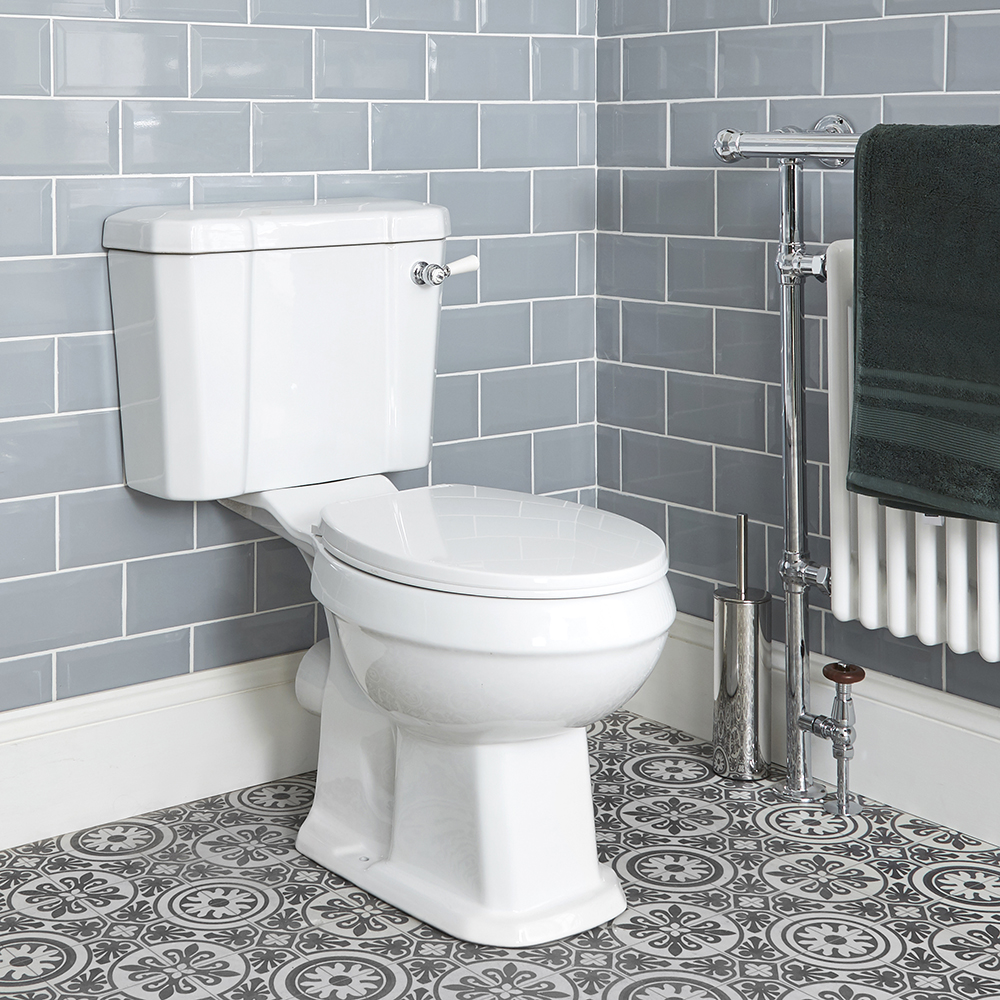 Toilet Traditioneel Keramisch Wit met Reservoir en Toiletzitting